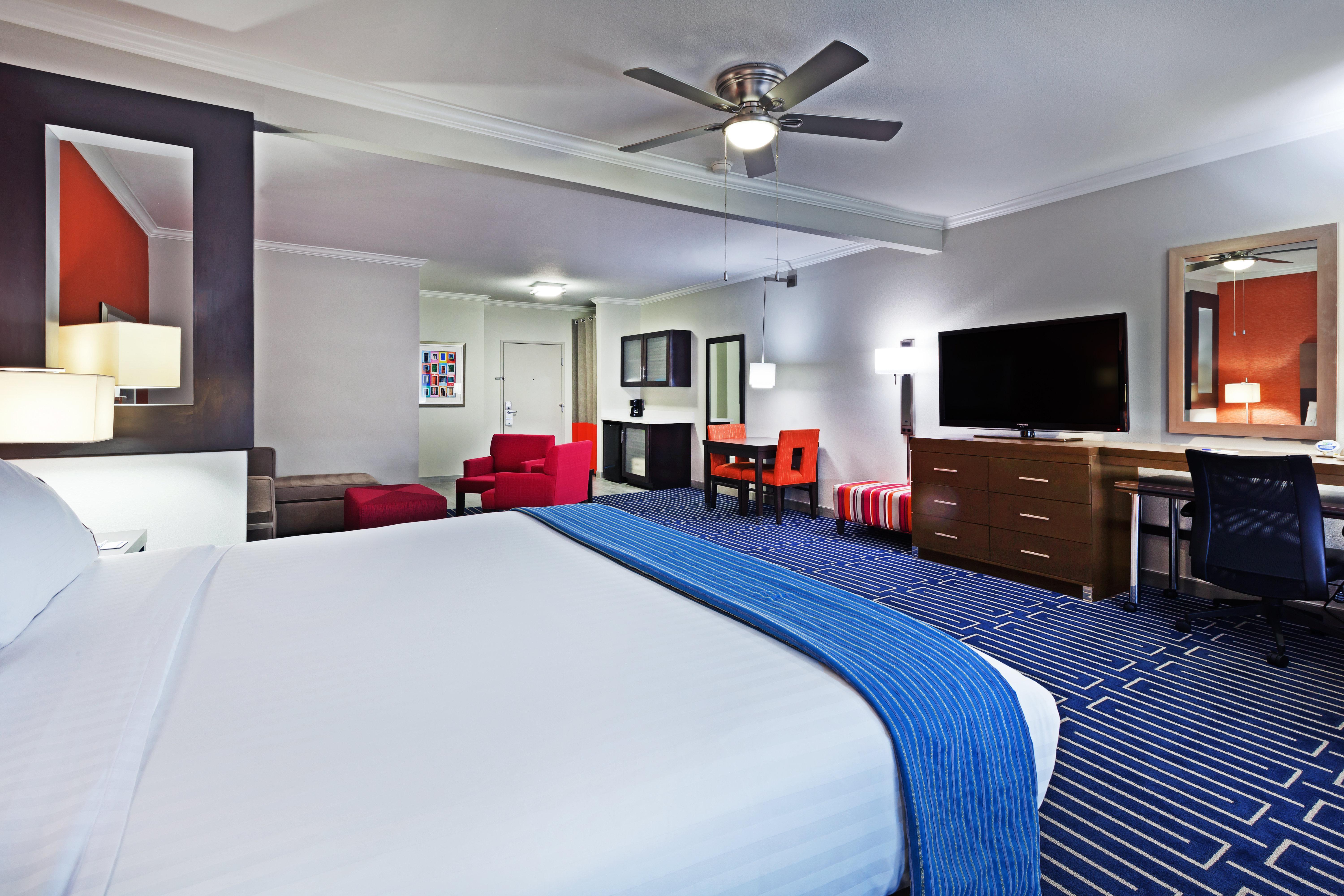 Holiday Inn Express & Suites Houston East By Ihg Exterior photo