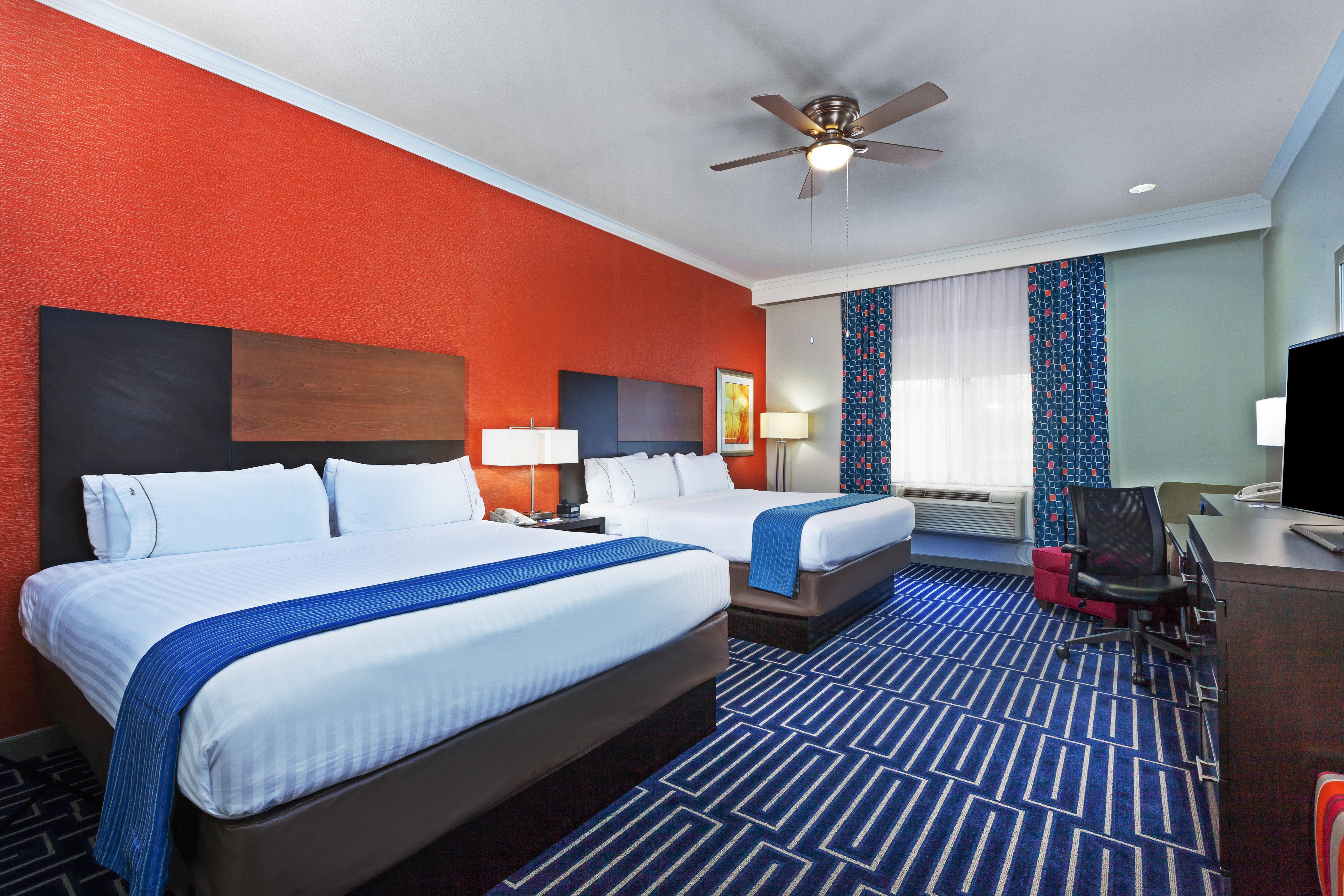 Holiday Inn Express & Suites Houston East By Ihg Exterior photo