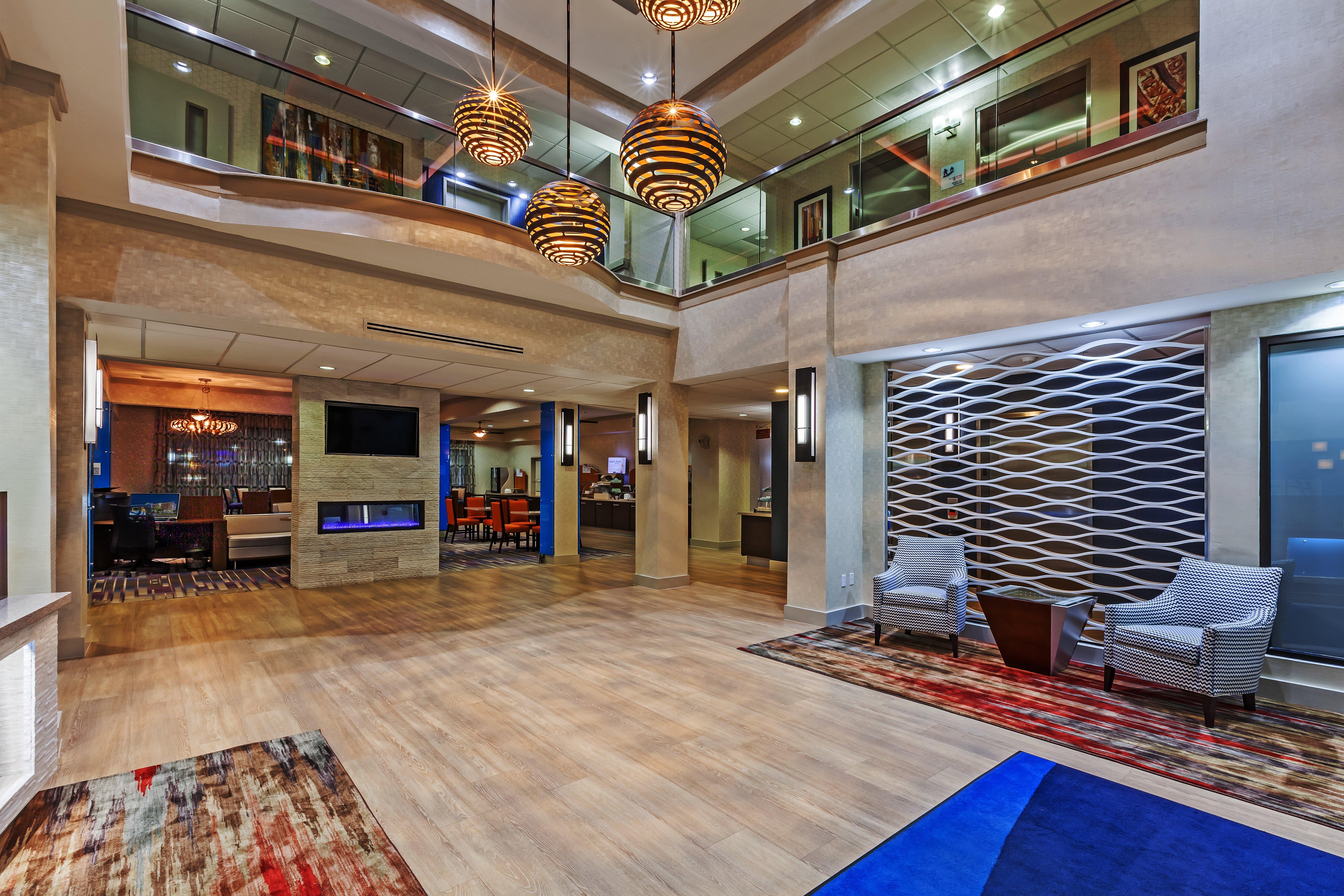 Holiday Inn Express & Suites Houston East By Ihg Exterior photo