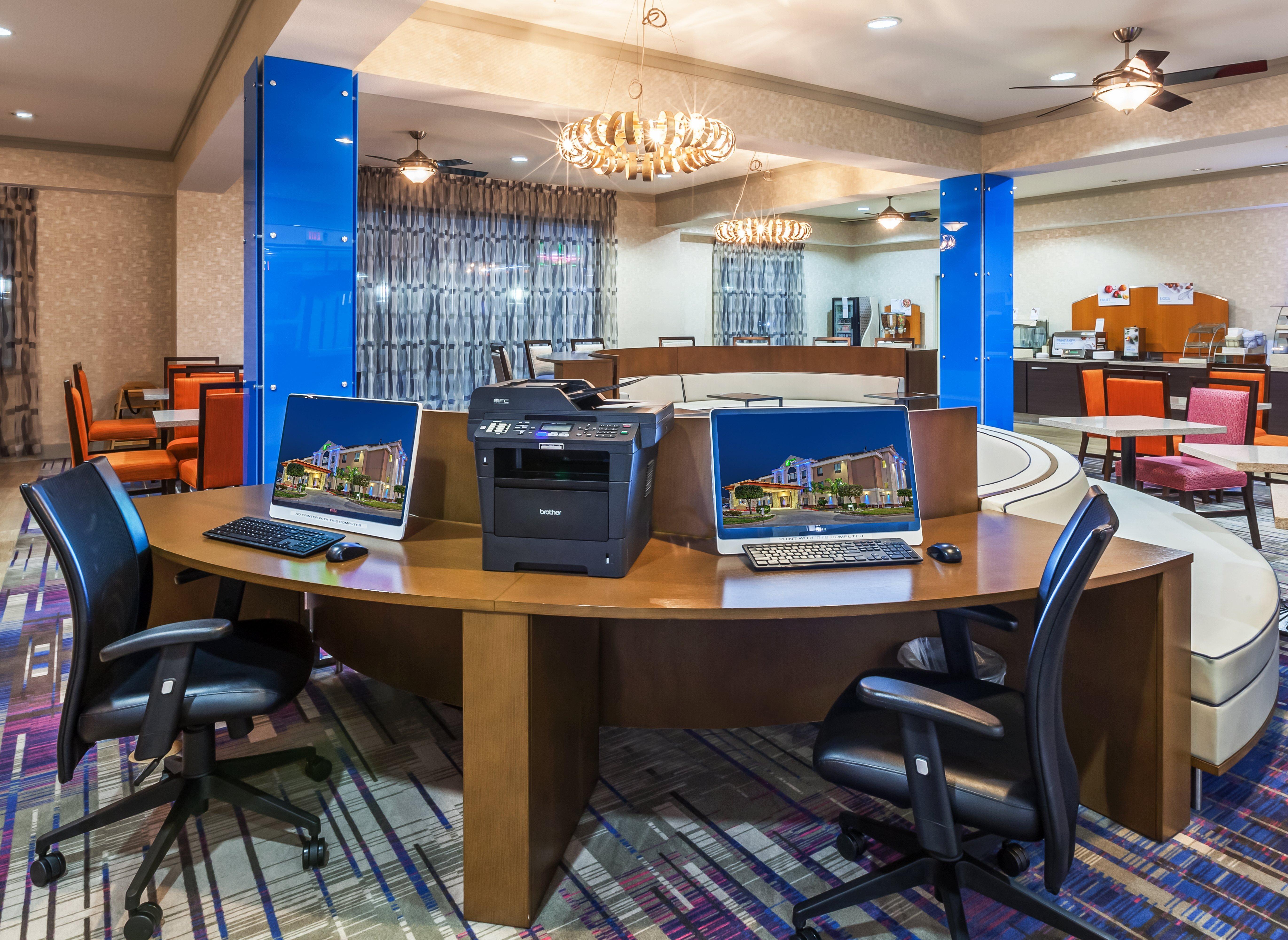 Holiday Inn Express & Suites Houston East By Ihg Exterior photo