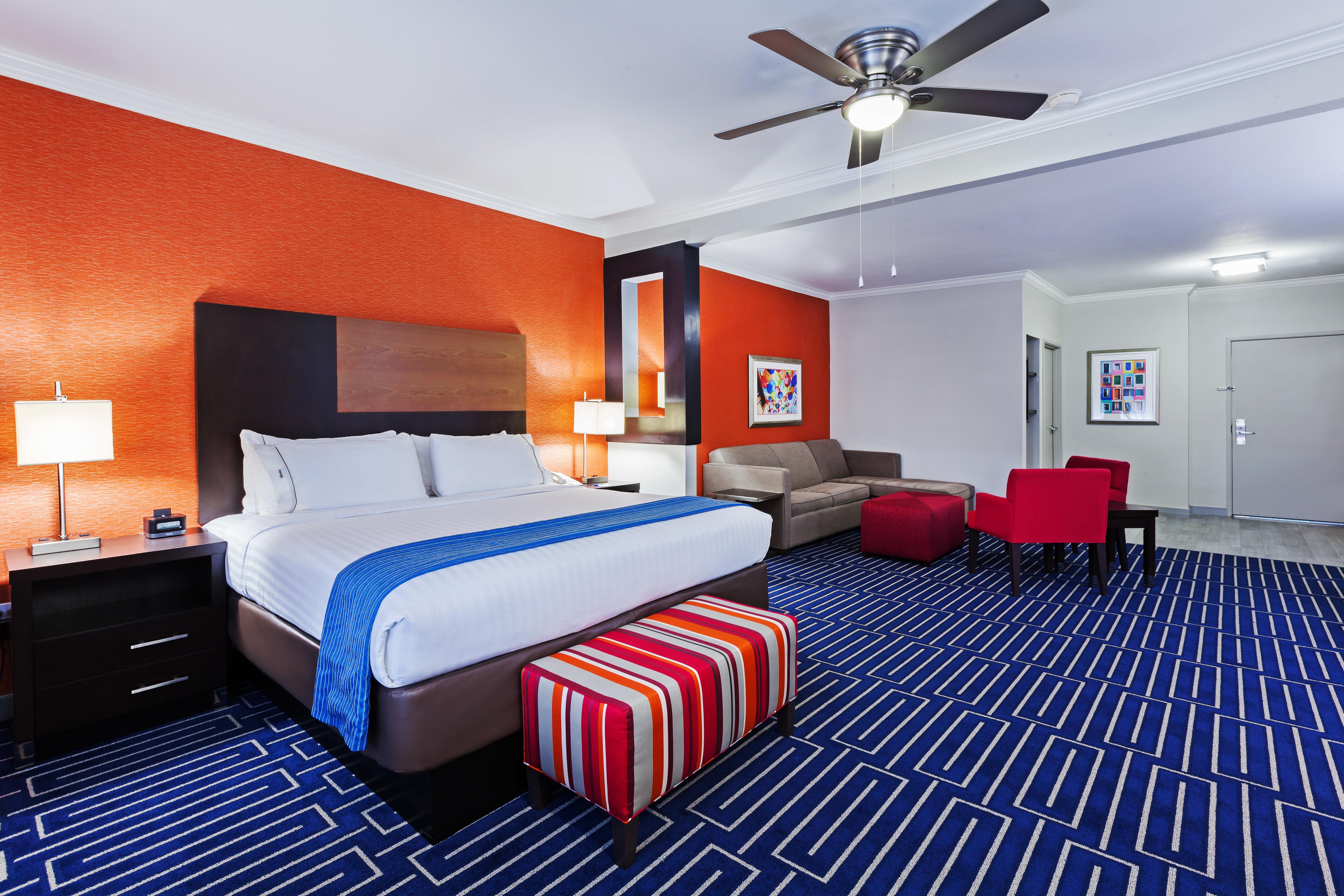 Holiday Inn Express & Suites Houston East By Ihg Exterior photo