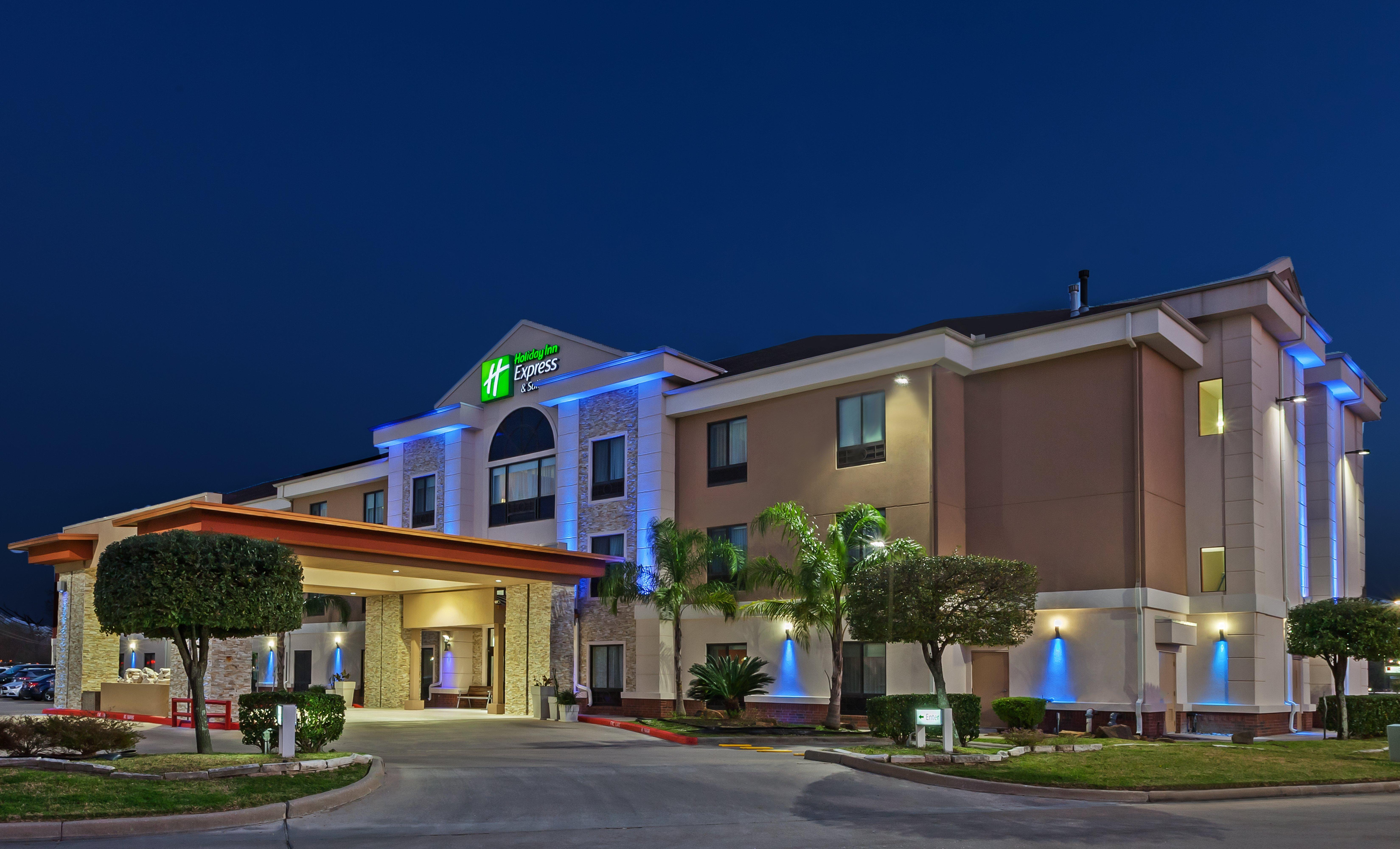 Holiday Inn Express & Suites Houston East By Ihg Exterior photo
