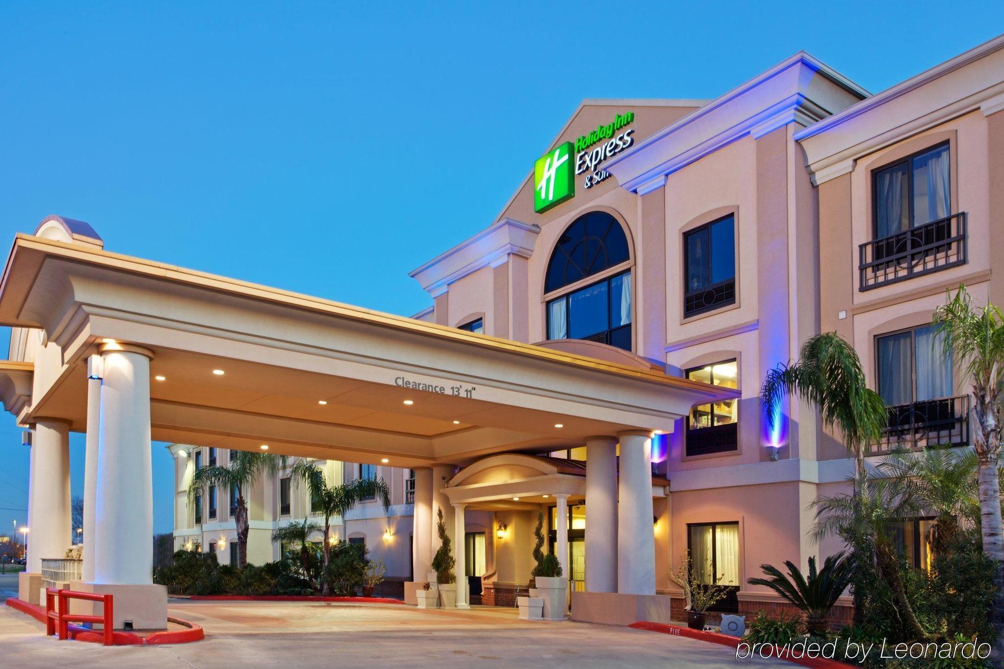 Holiday Inn Express & Suites Houston East By Ihg Exterior photo