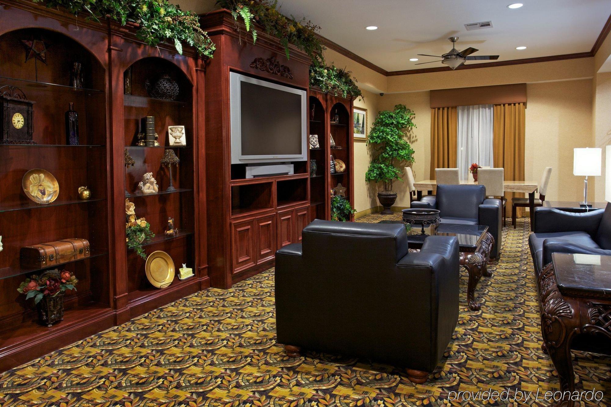 Holiday Inn Express & Suites Houston East By Ihg Interior photo
