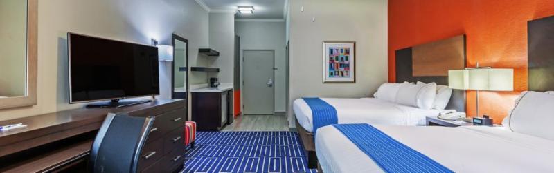Holiday Inn Express & Suites Houston East By Ihg Exterior photo