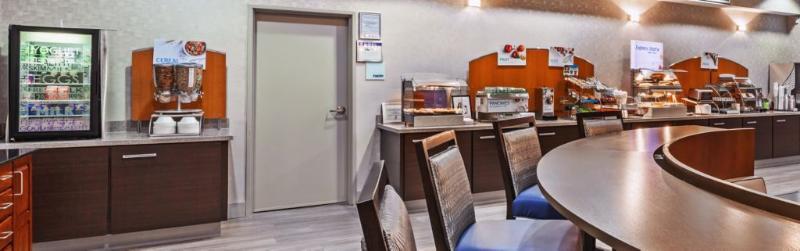 Holiday Inn Express & Suites Houston East By Ihg Exterior photo