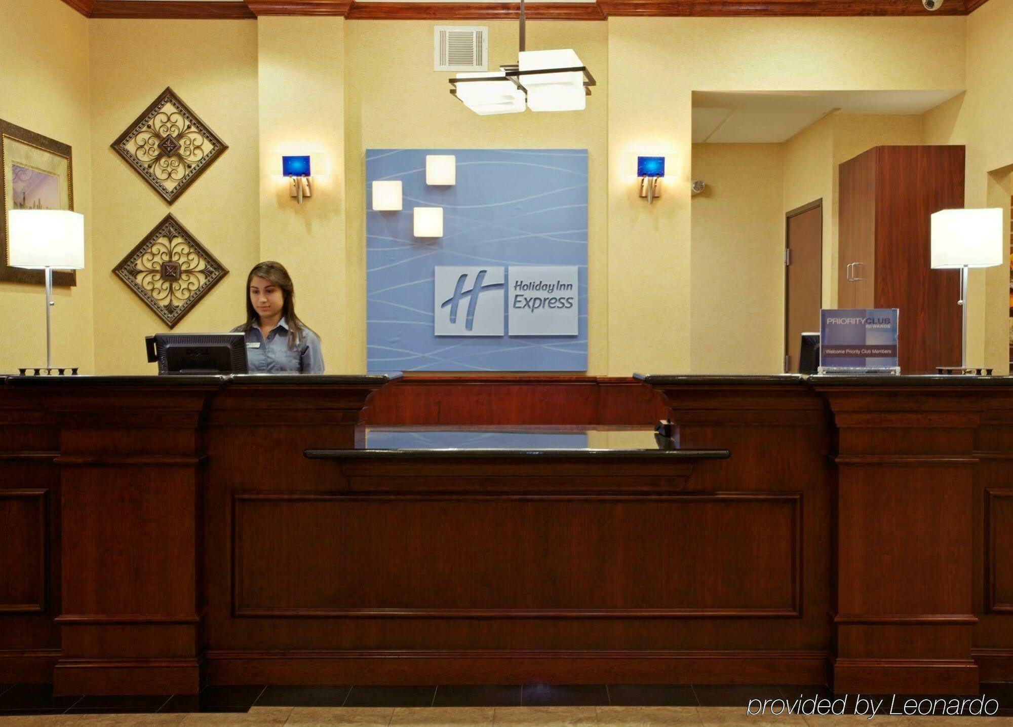 Holiday Inn Express & Suites Houston East By Ihg Interior photo