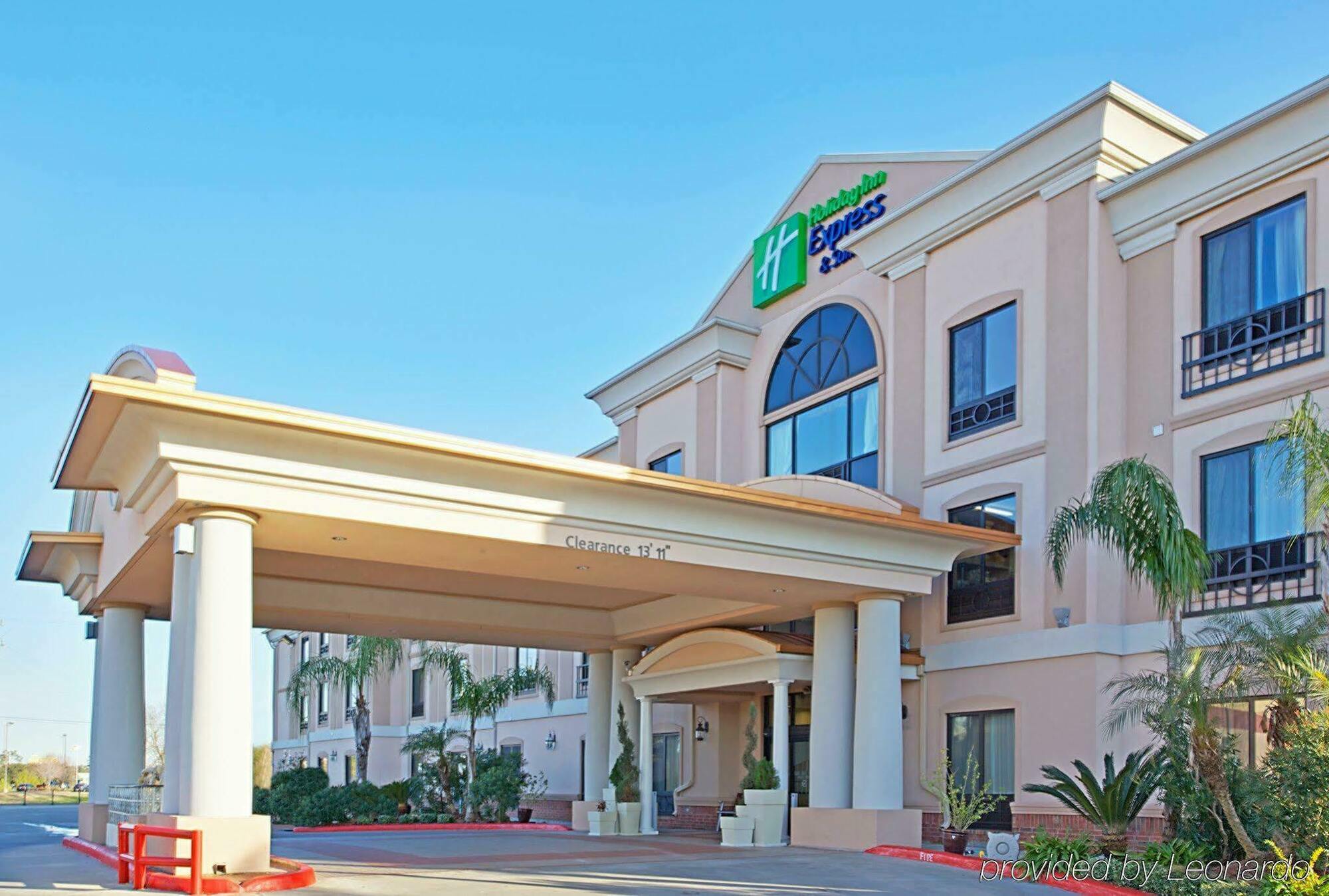Holiday Inn Express & Suites Houston East By Ihg Exterior photo
